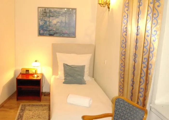 ポコイエ ゴスチンナ ドム リタラトゥレ ベッド・アンド・ブレックファスト ワルシャワ