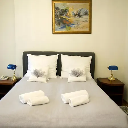 Goscinne Dom Literatury 3* Varsó