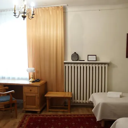 Goscinne Dom Literatury Panzió Varsó