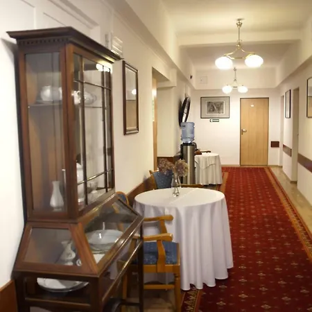 Goscinne Dom Literatury 3* Varsó