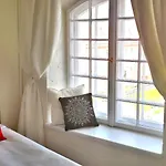 Goscinne Dom Literatury Bed & Breakfast Warsaw