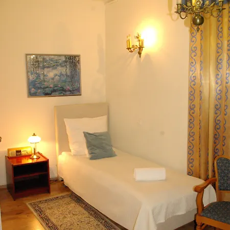 Goscinne Dom Literatury فندق مبيت وإفطار وارسو