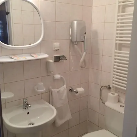 Goscinne Dom Literatury Bed & Breakfast
