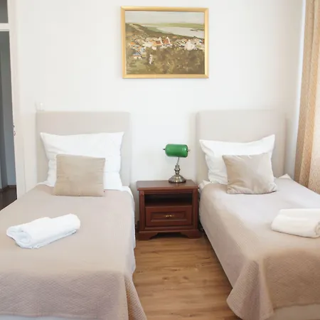 Goscinne Dom Literatury