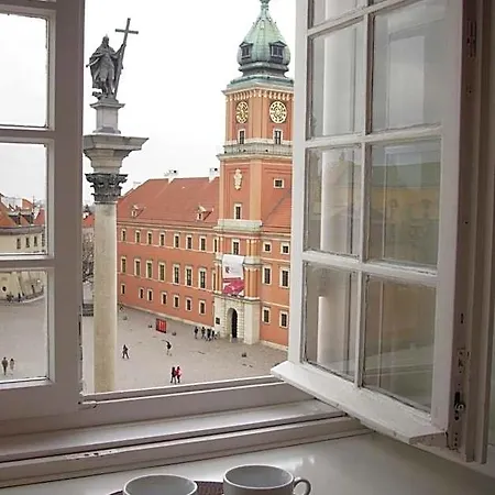 Goscinne Dom Literatury Varsó