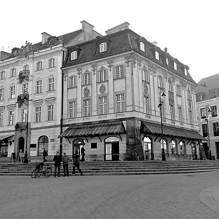 Goscinne Dom Literatury 3* Варшава