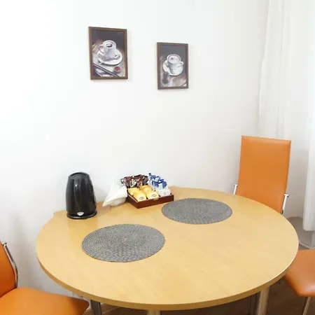 Goscinne Dom Literatury 3*