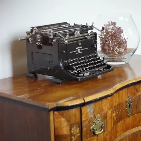 Goscinne Dom Literatury 3* وارسو