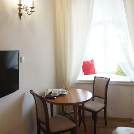 Goscinne Dom Literatury وارسو