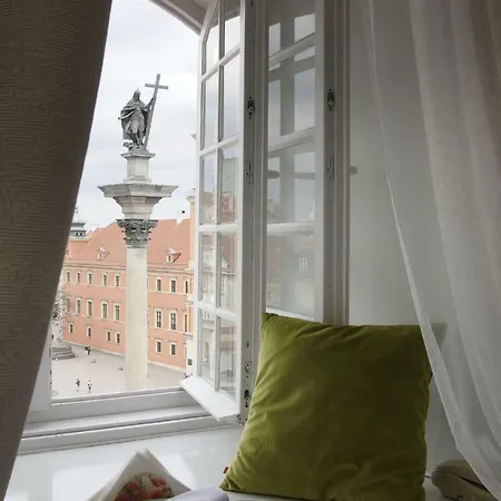 فندق مبيت وإفطار Goscinne Dom Literatury وارسو