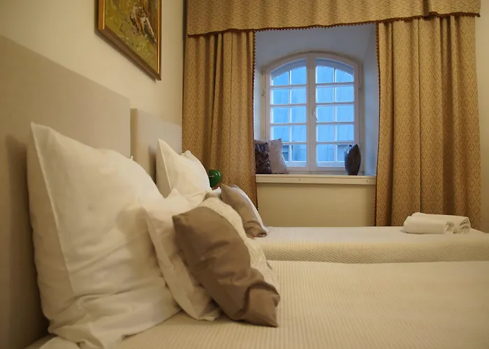 Goscinne Dom Literatury Bed & Breakfast 3*