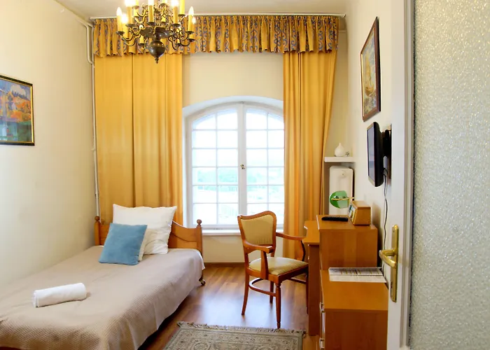 Bed & Breakfast Goscinne Dom Literatury 3*