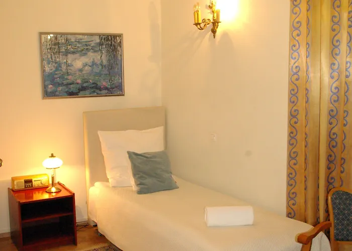 Goscinne Dom Literatury Bed & Breakfast Warszawa