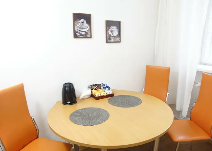 Goscinne Dom Literatury 3*