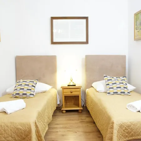 Bed and Breakfast Goscinne Dom Literatury 3*