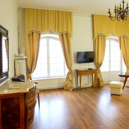 Goscinne Dom Literatury Bed and Breakfast
