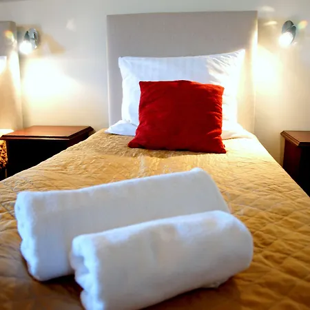 Goscinne Dom Literatury Bed and Breakfast 3*