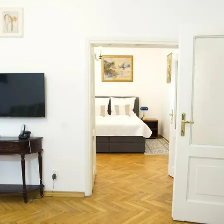 Bed and Breakfast Goscinne Dom Literatury 3*